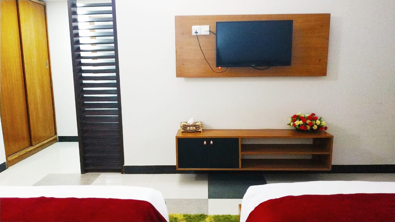 Deluxe Family (1 Couple + 1 Single Bed) – Hotel Khan Palace Kuakata Gallery
