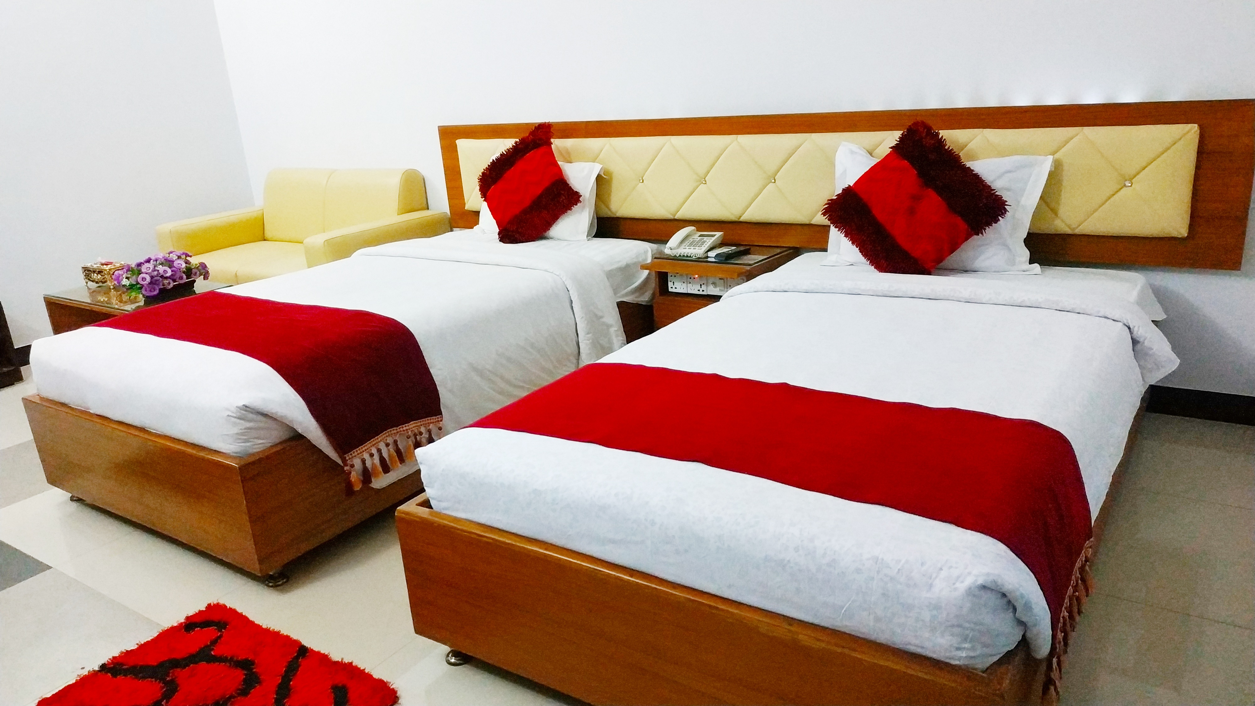 Deluxe Twin (2 Single Bed) – Kuakata Hotel Photo 2