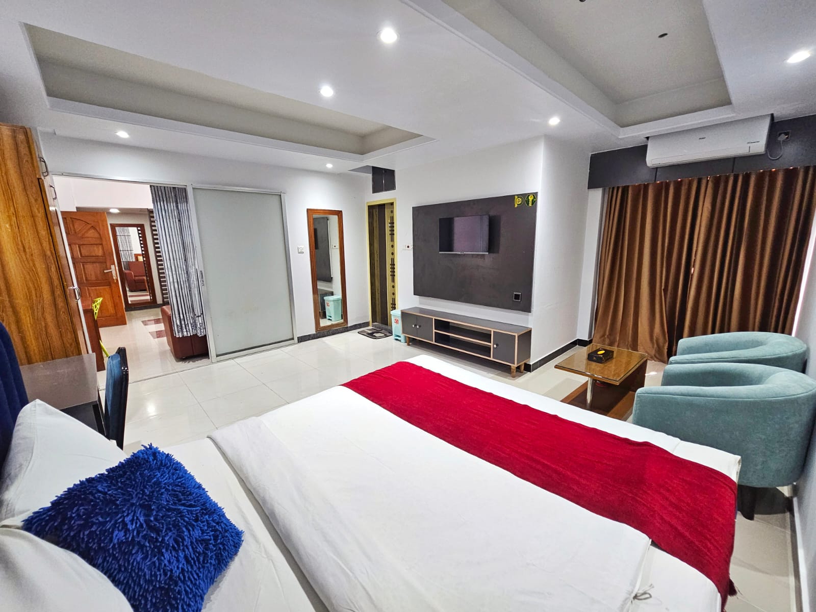 Royal Connecting Room – Kuakata Hotel Photo 1