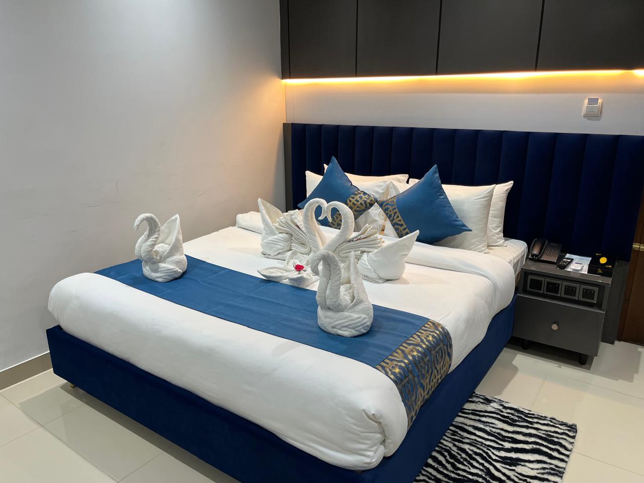 Royal Couple (1 King Bed) – Kuakata Hotel Photo 1