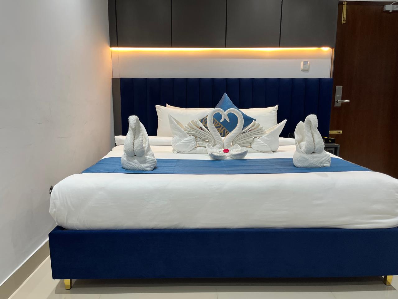 Royal Couple (1 King Bed) – Hotel Khan Palace Kuakata Gallery