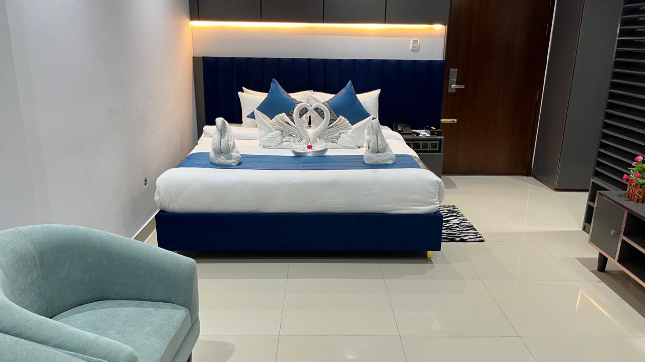 Royal Couple (1 King Bed) – Hotel Khan Palace Kuakata Gallery