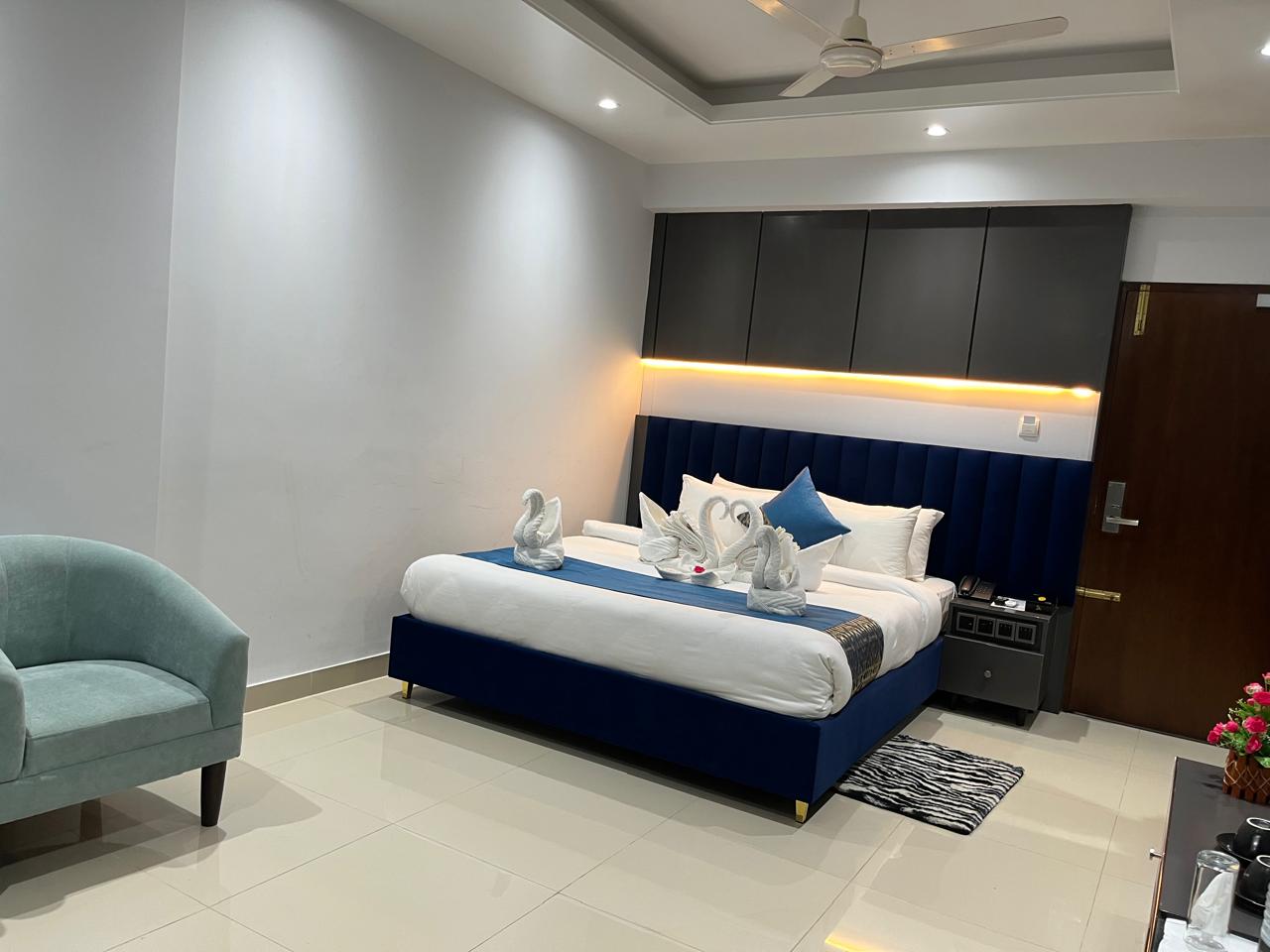 Royal Couple (1 King Bed) – Hotel Khan Palace Kuakata Gallery