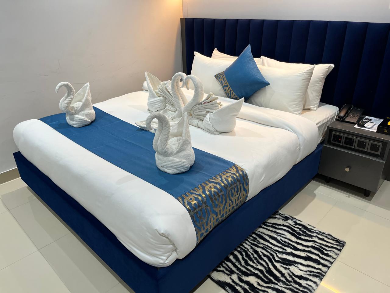 Royal Couple (1 King Bed) – Hotel Khan Palace Kuakata Gallery