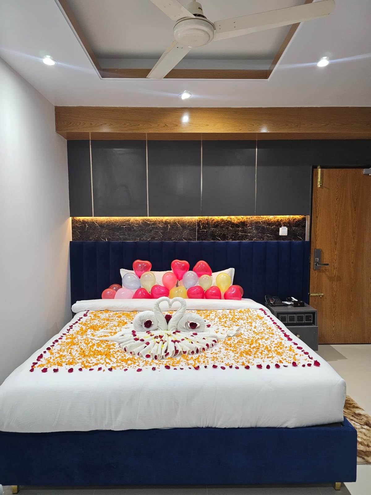 Royal Couple (1 King Bed) – Hotel Khan Palace Kuakata Gallery