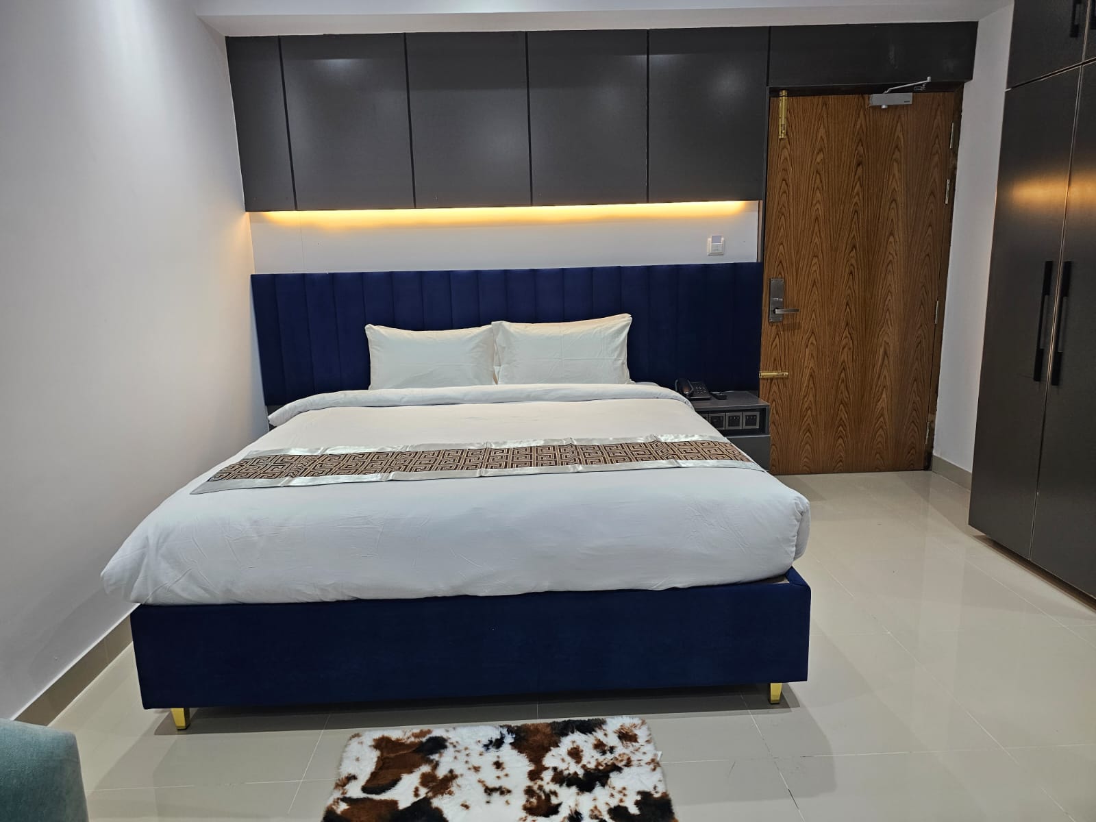 Royal Couple (1 King Bed) – Hotel Khan Palace Kuakata Gallery