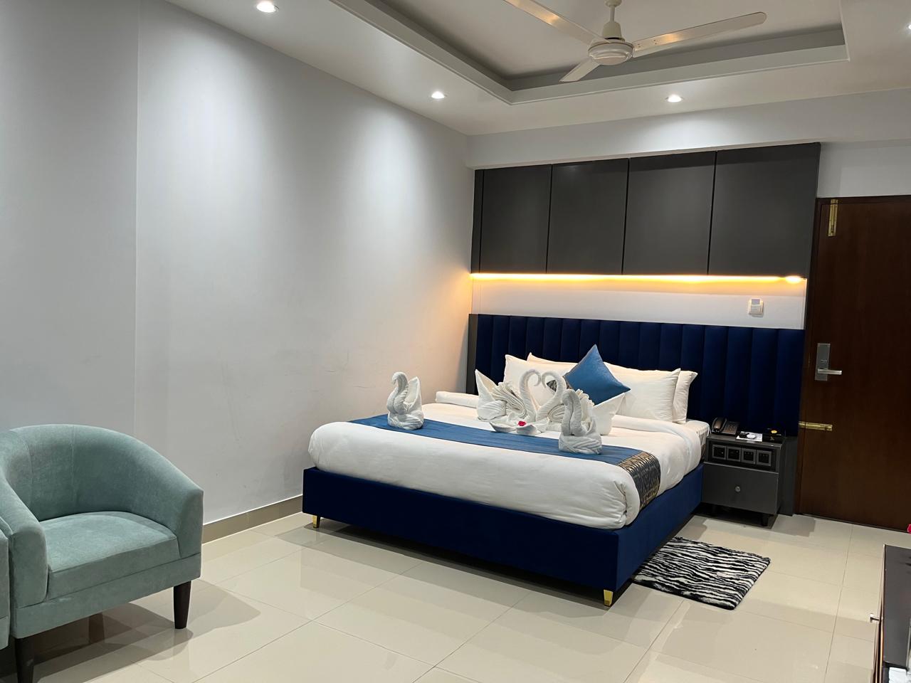 Royal Couple (1 King Bed) – Hotel Khan Palace Kuakata Gallery