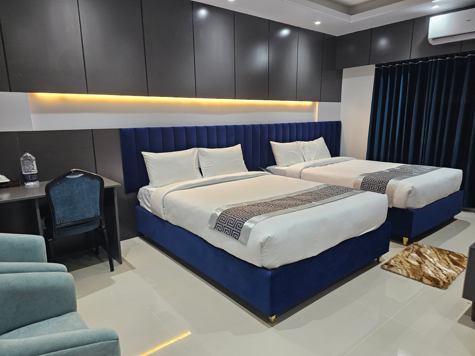 Royal Twin (2 Semi Couple Bed) – Kuakata Hotel Photo 2