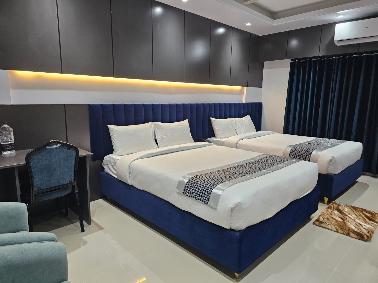 Royal Twin (2 Semi Couple Bed) – Kuakata Hotel Photo 3