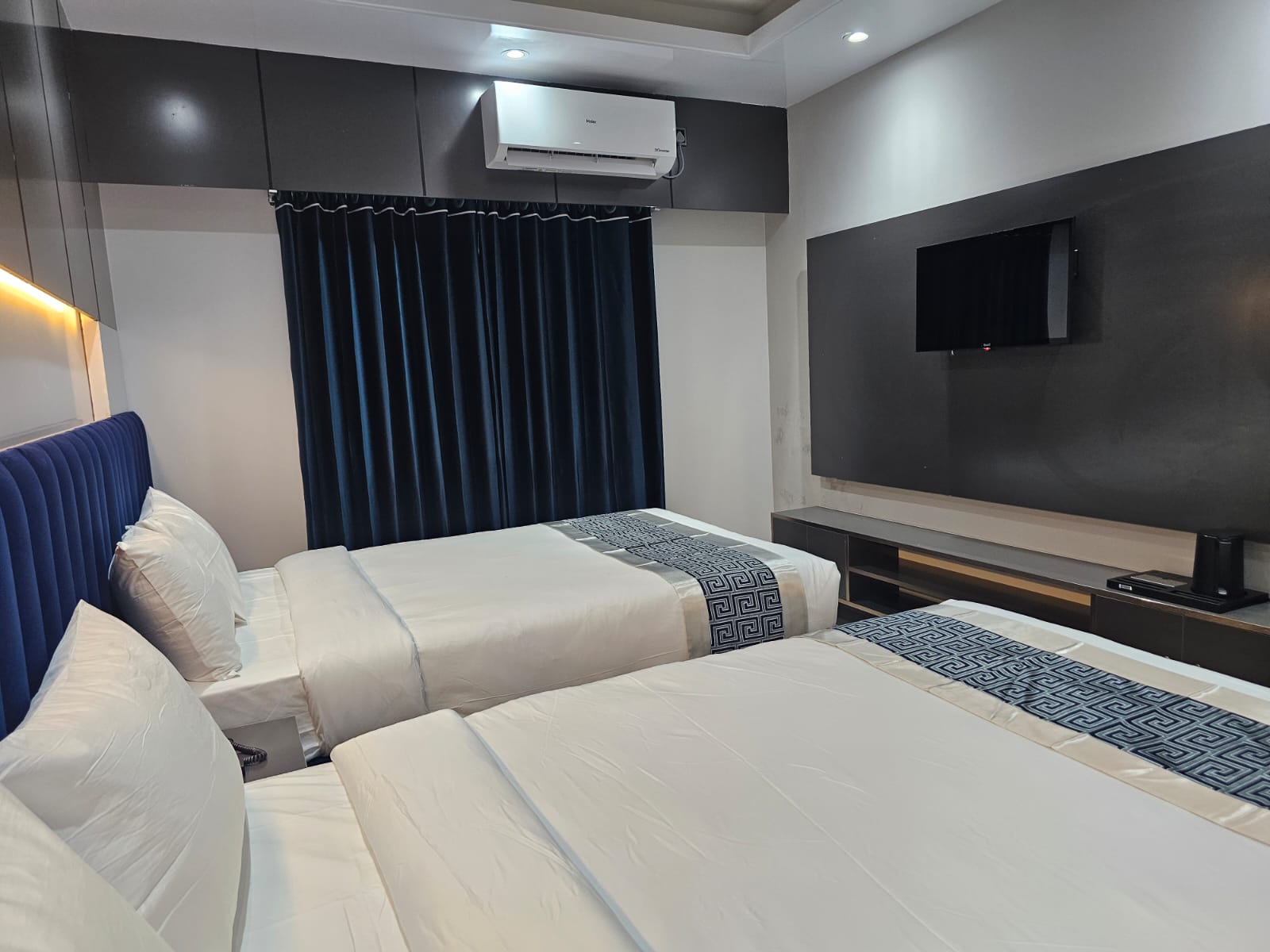 Royal Twin (2 Semi Couple Bed) – Hotel Khan Palace Kuakata Gallery