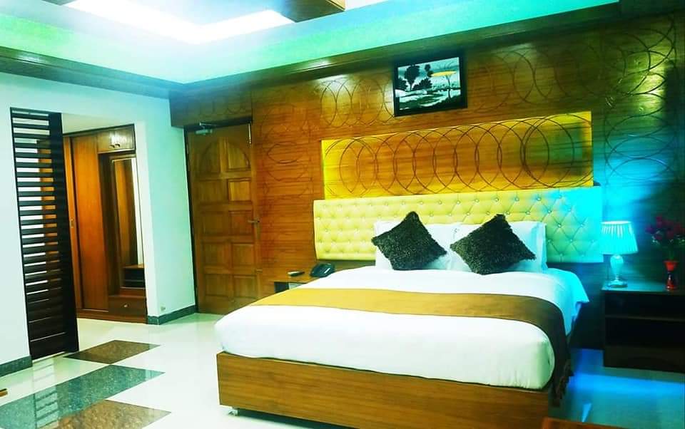 VIP Deluxe (1 King Bed) – Hotel Khan Palace Kuakata Gallery